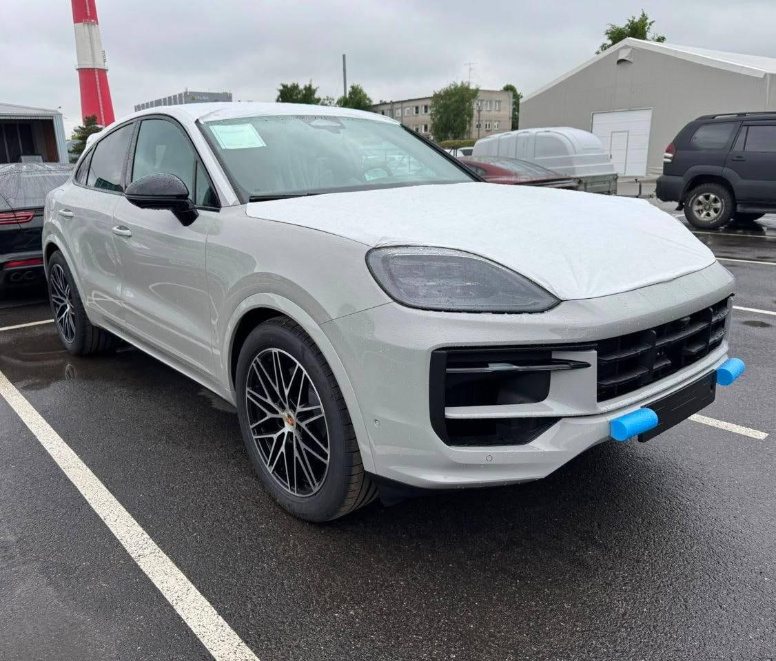 Porsche Cayenne coupe