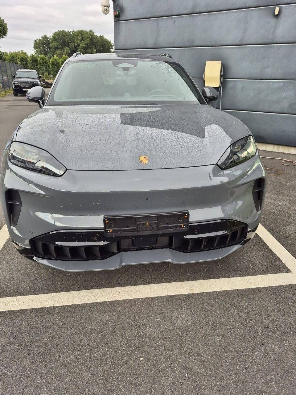 Porsche Cayenne Electric